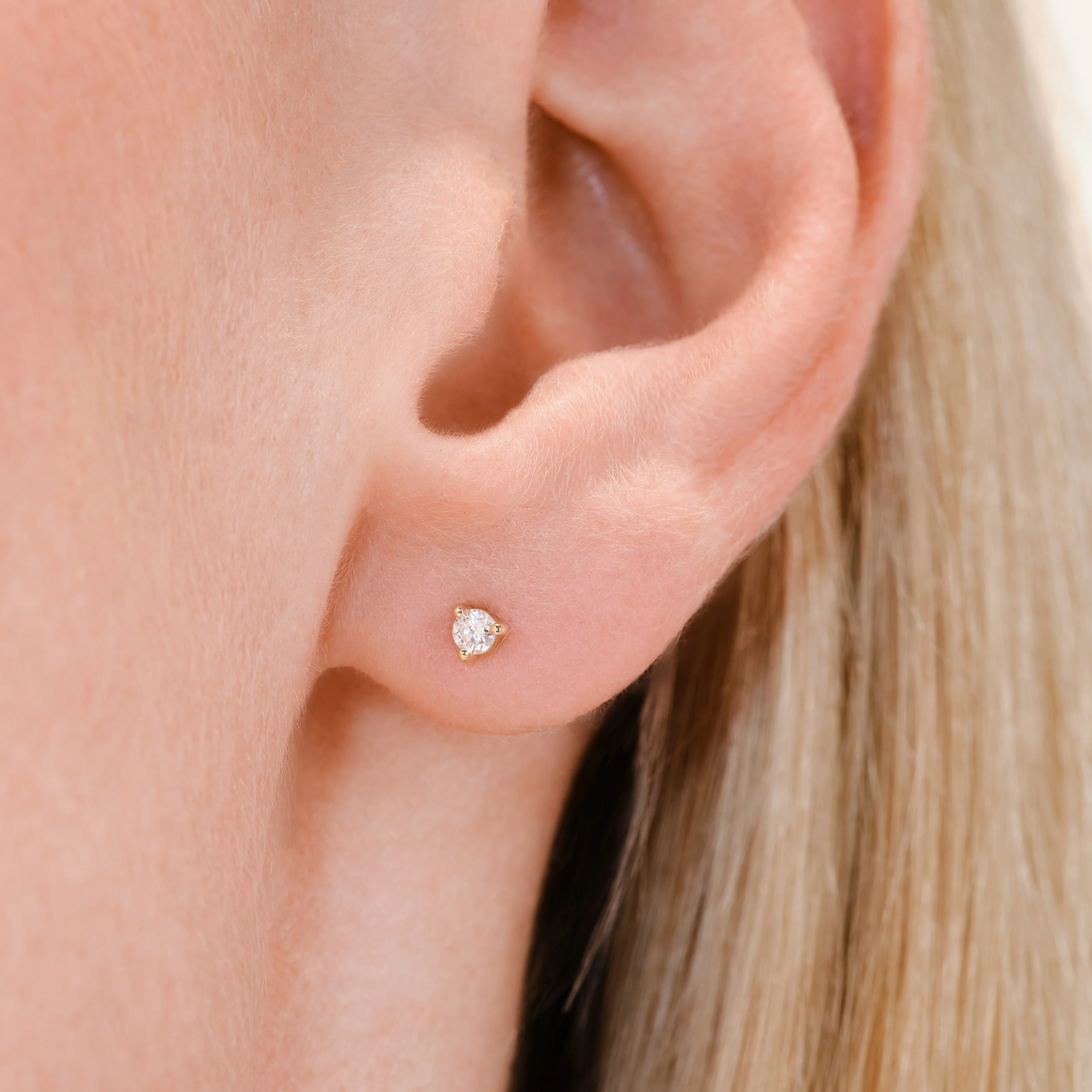 Eterna Solitaire Studs - Image 3