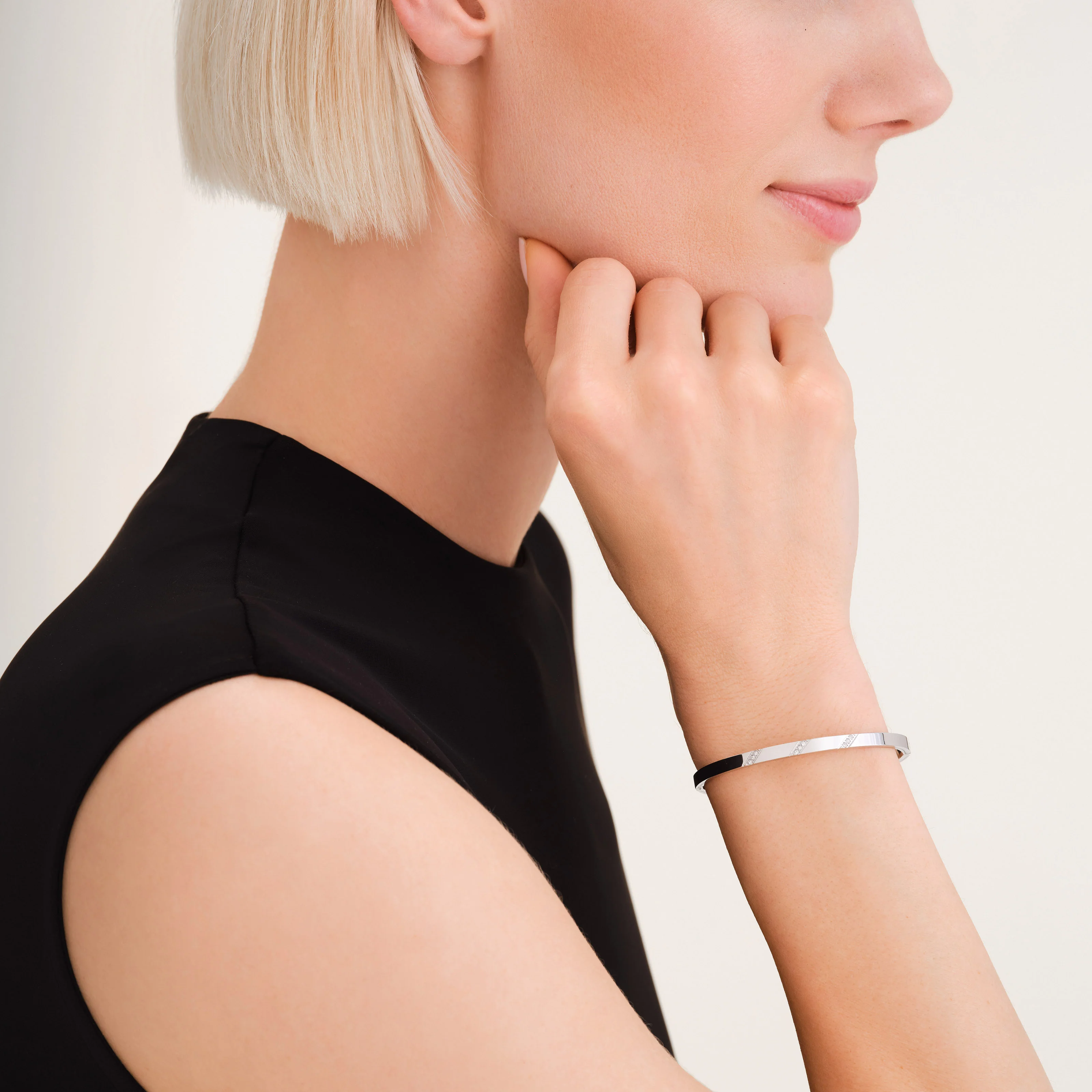 Lines Crystals Bangle - Image 6