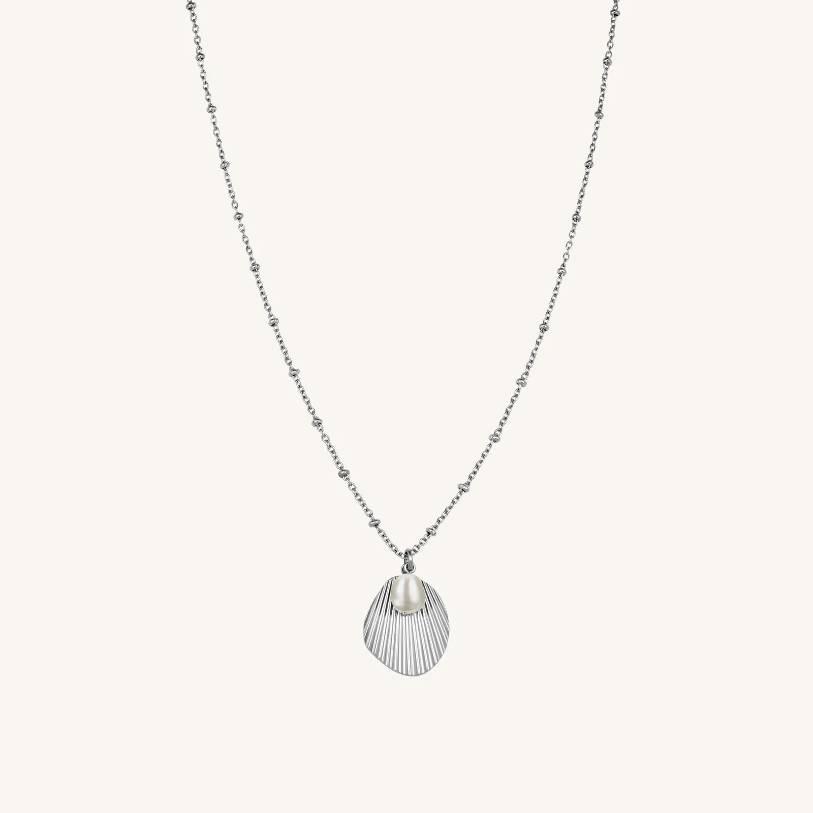 Shell and pearl necklace - Image 2